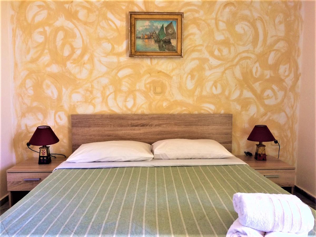 Malindi Rooms Porto Heli Exterior photo